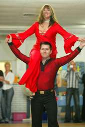 Thomas und Hilde Schütze beim Discofox Tanz – Dynamische Hebefigur
