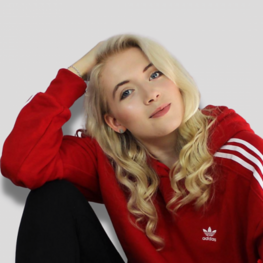 Porträt der Tanzlehrerin Janna Wierling, die bei der Tanzschule No. 10 Paartanz, Kindertanz und Jugendtanz unterrichtet