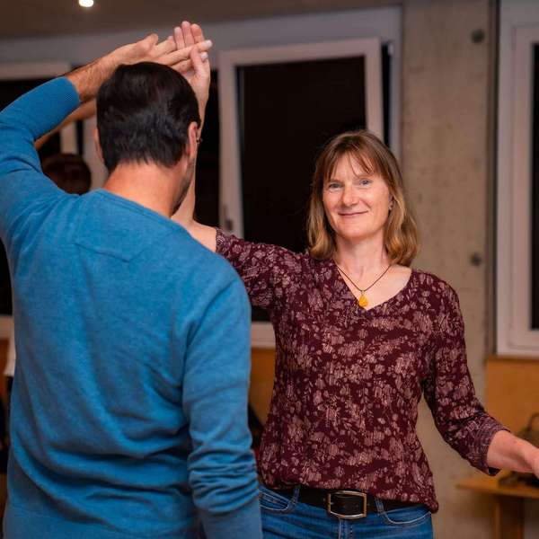 Tanzendes Discofox Pärchen in der Tanzschule No 10 Friedrichshafen und Überlingen Discofox
