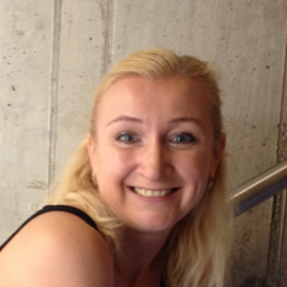 Porträt der Tanzlehrerin Natalya Reichert, die bei der Tanzschule No. 10 Ballett, Kindertanz und Kreativtanz unterrichtet